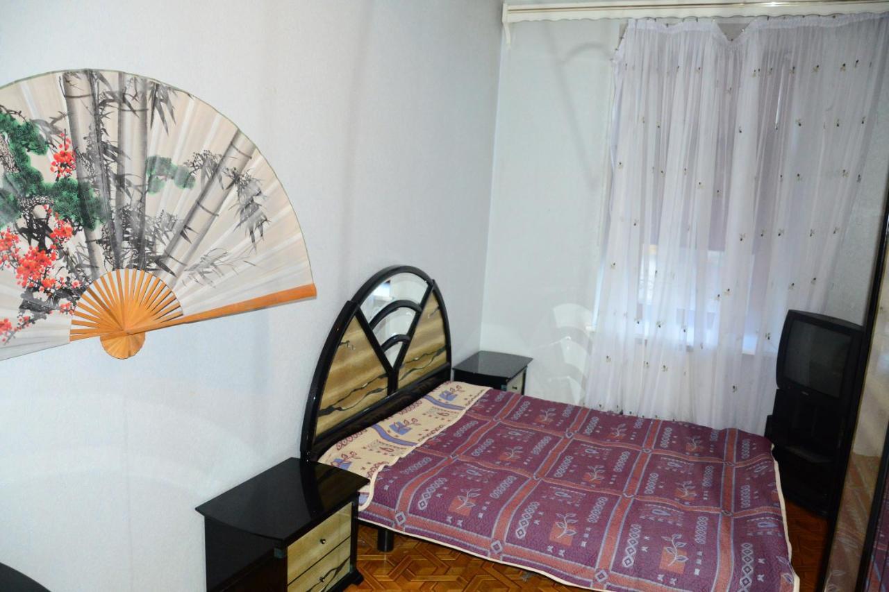 Flat in the city center Appartamento Odessa Esterno foto